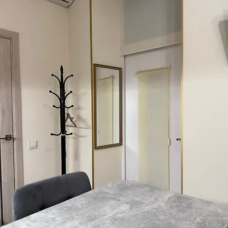 біля оперного театру 3 Apartment Lviv