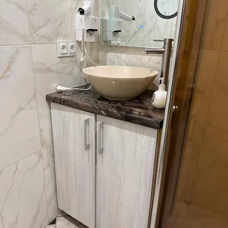 біля оперного театру 3 Lvov