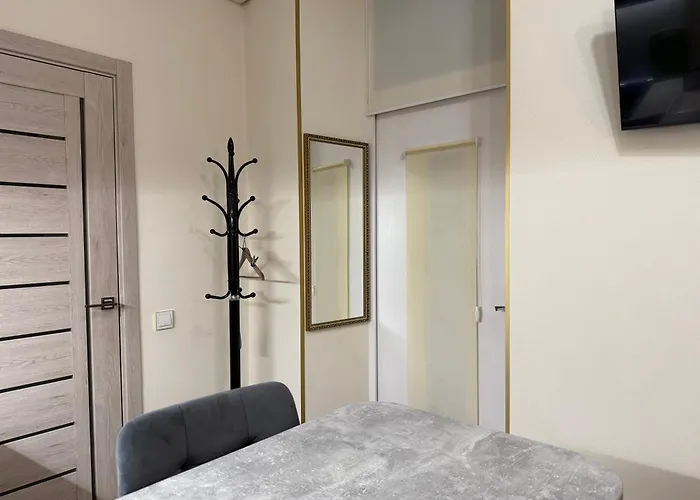 біля оперного театру 3 شقة إلفيف