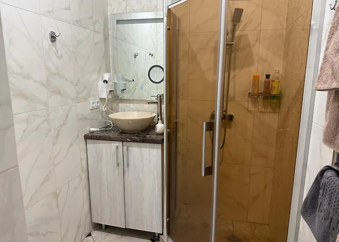 아파트 біля оперного театру 3