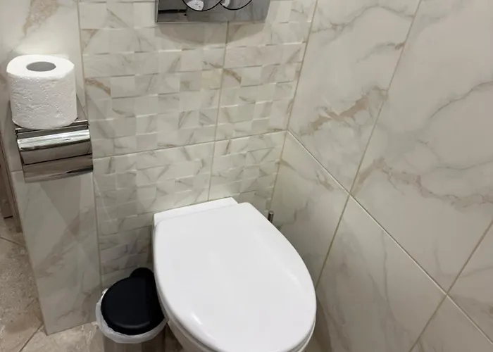 아파트 біля оперного театру 3